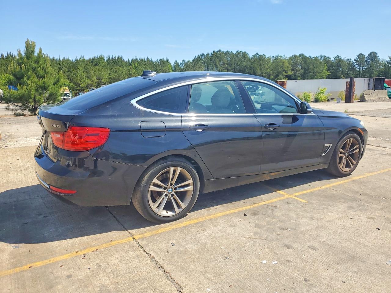 2016 BMW 3 series VIN WBA8Z5C53GG500424 photo 3