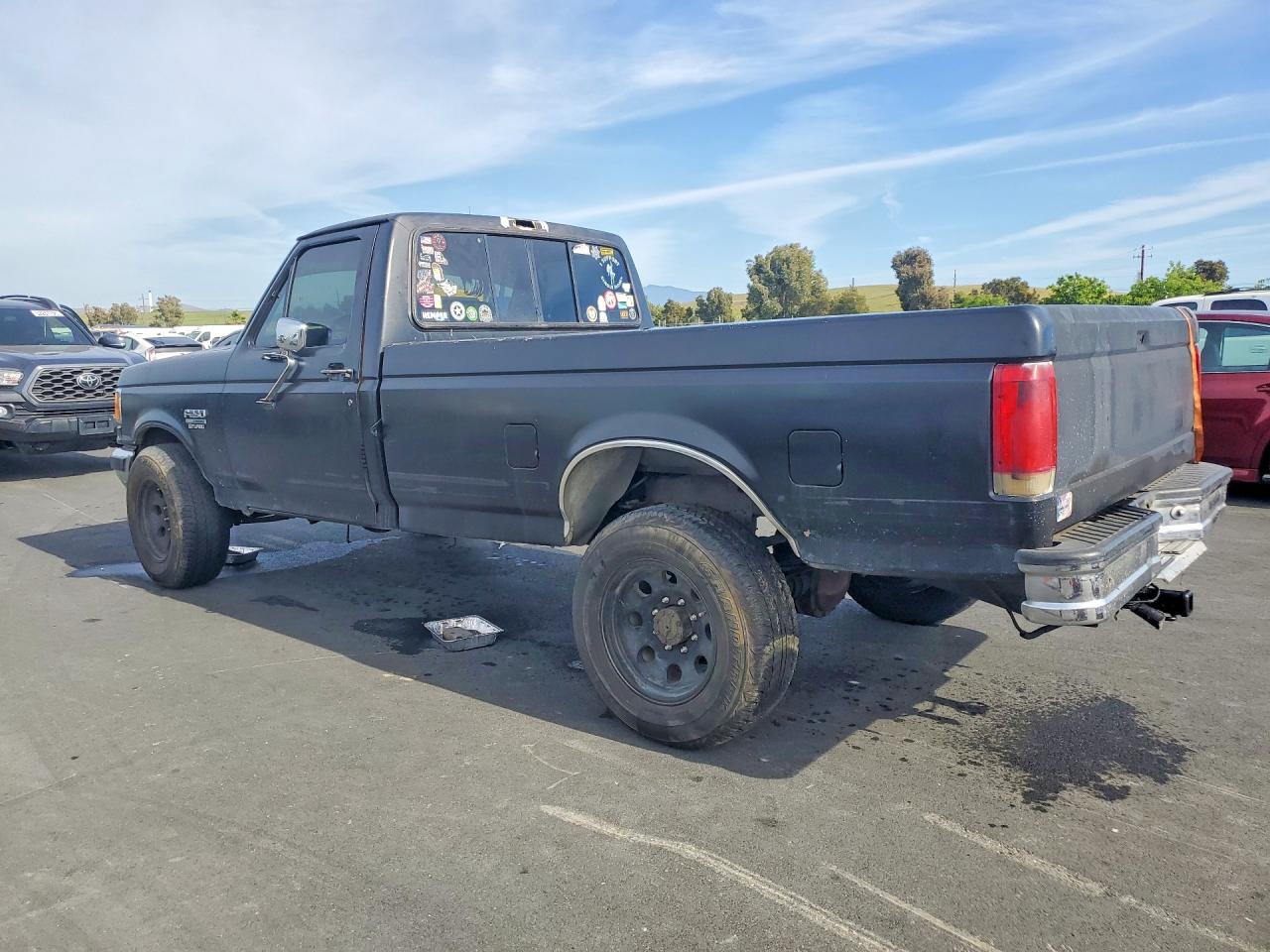 1990 Ford F250 VIN 2FTHF25M9LCA61966 photo 2