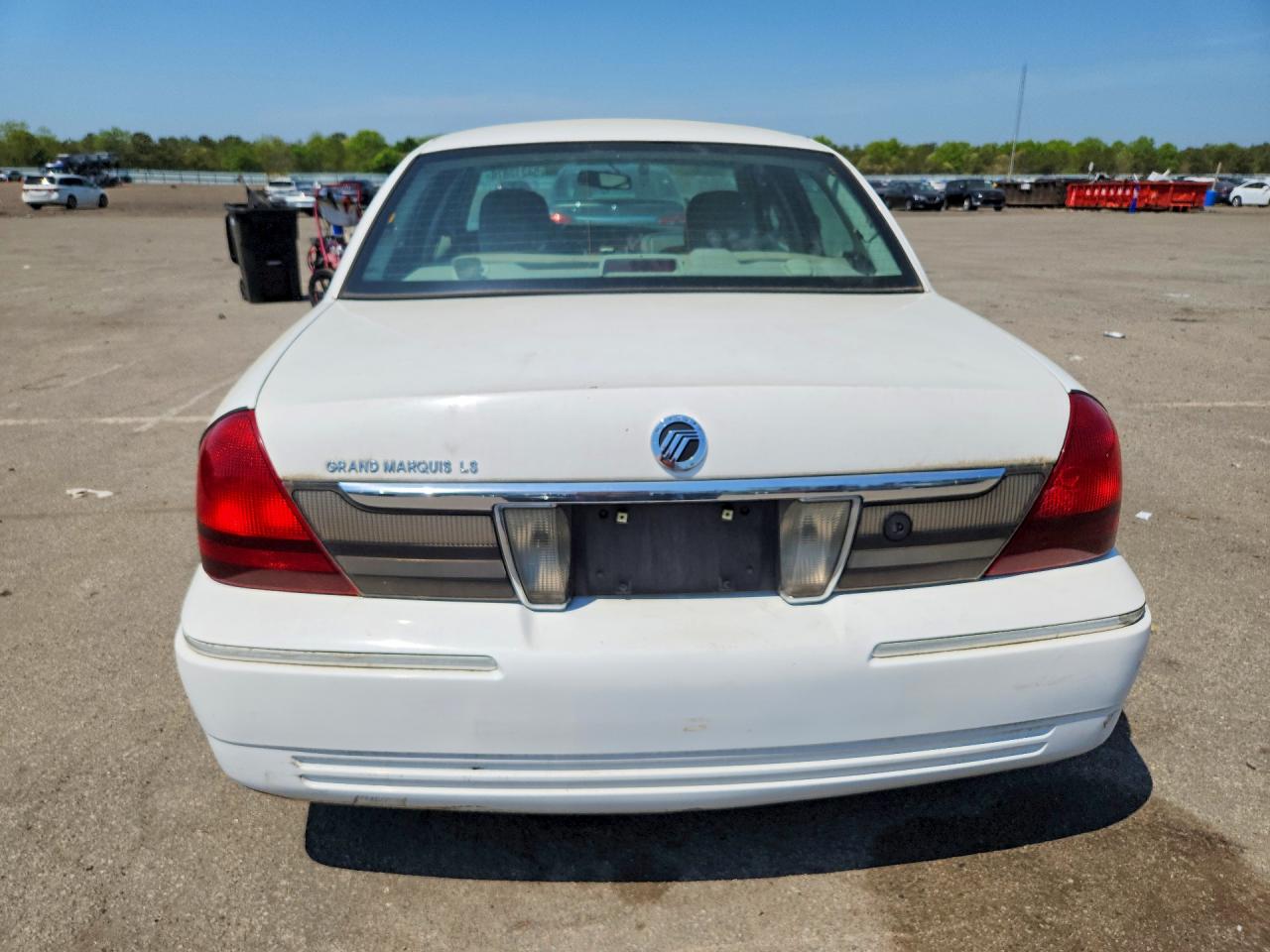 2010 Mercury Grmarquis VIN 2MEBM7FV9AX639245 photo 6