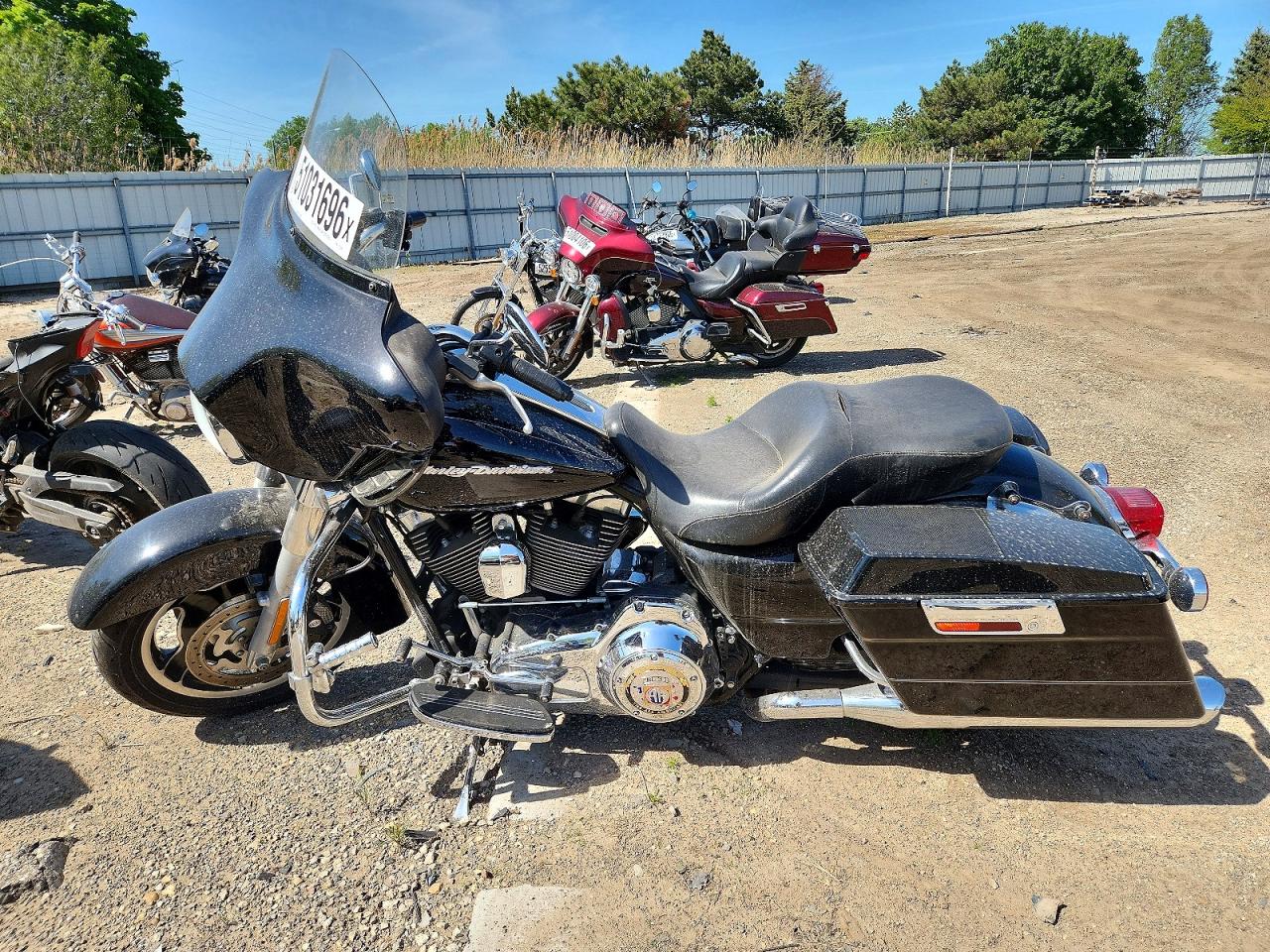 2011 HARLEY Fl VIN 1HD1KBM10BB675561 photo 3