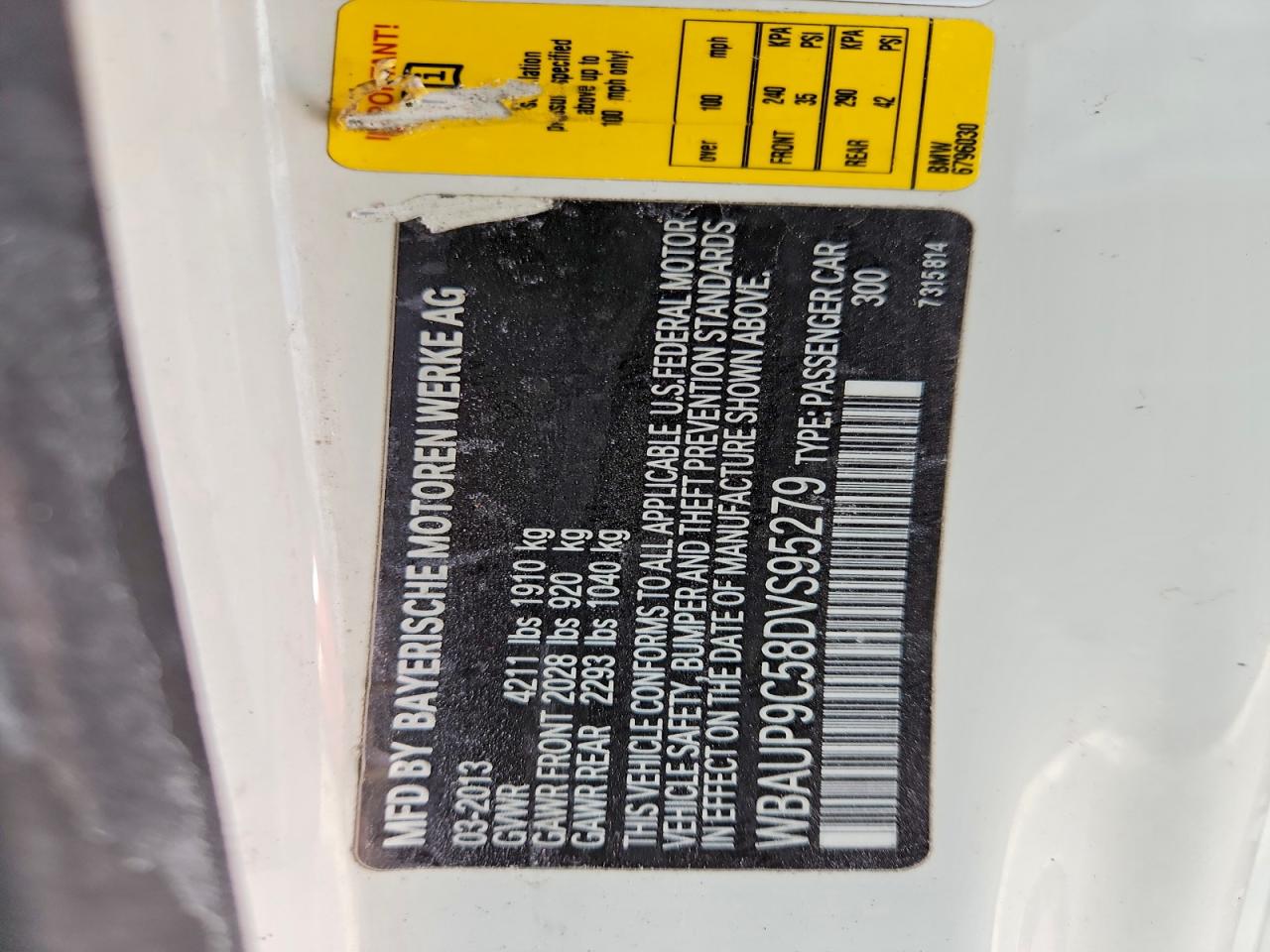 2013 BMW 1 series VIN WBAUP9C58DVS95279 photo 12