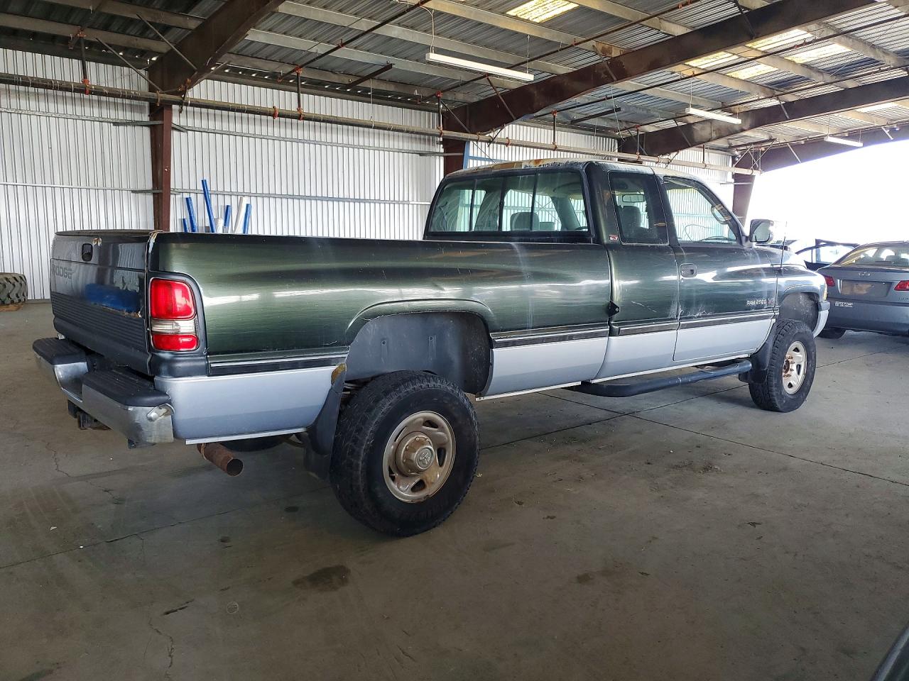 1996 Dodge Ram 2500 VIN 1B7KF23W0TJ121533 photo 3