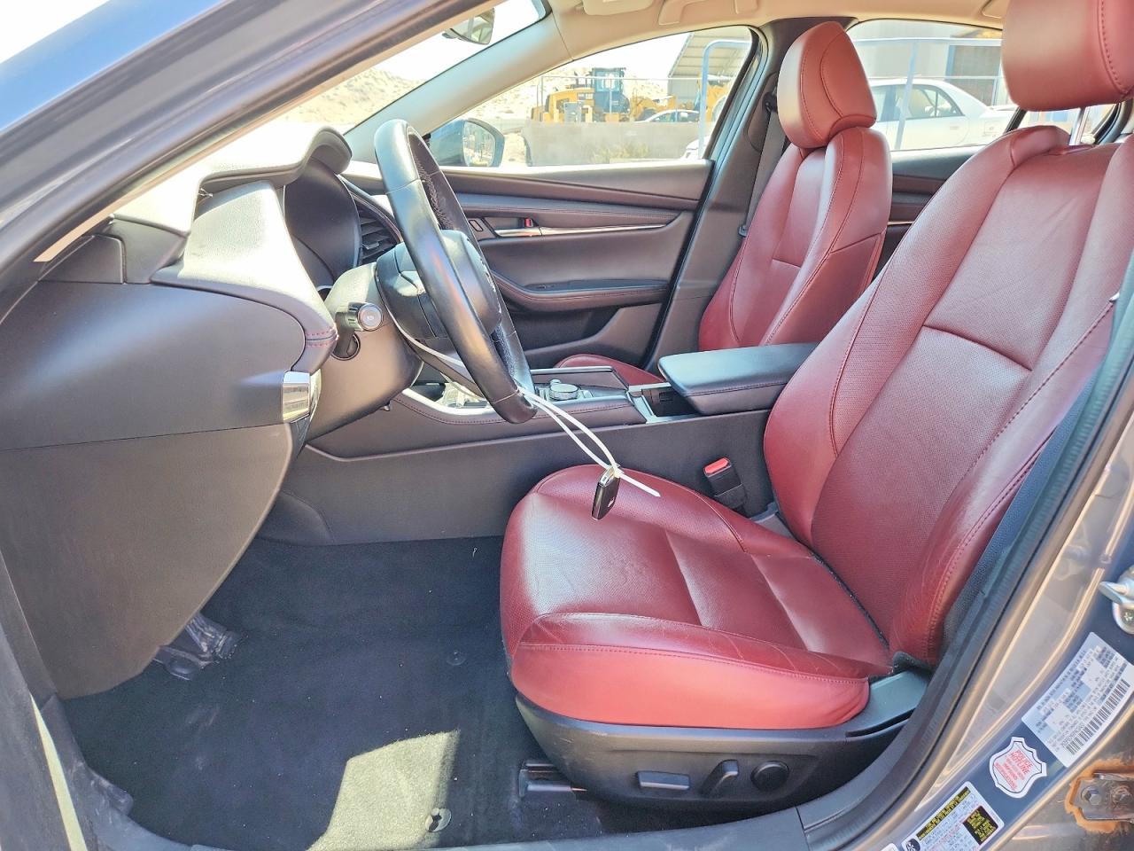 2024 Mazda 3 VIN 3MZBPBCM8RM402483 photo 7