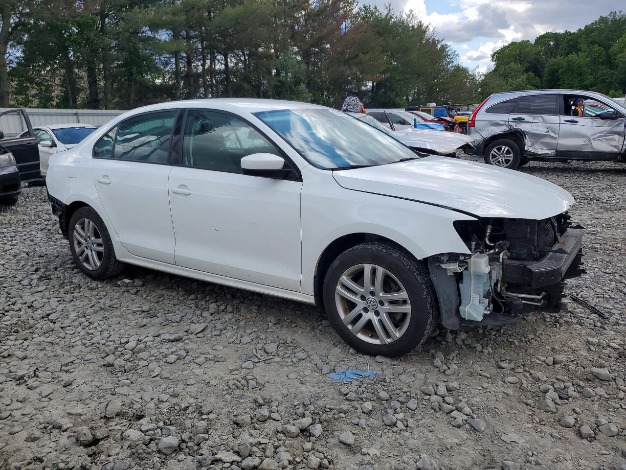 2018 Volkswagen Jetta VIN 3VW2B7AJ7JM252097 photo 4