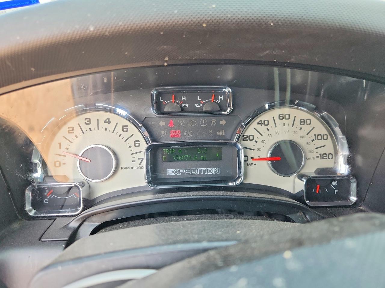 2014 Ford Expedition VIN 1FMJK1K54EEF63877 photo 9