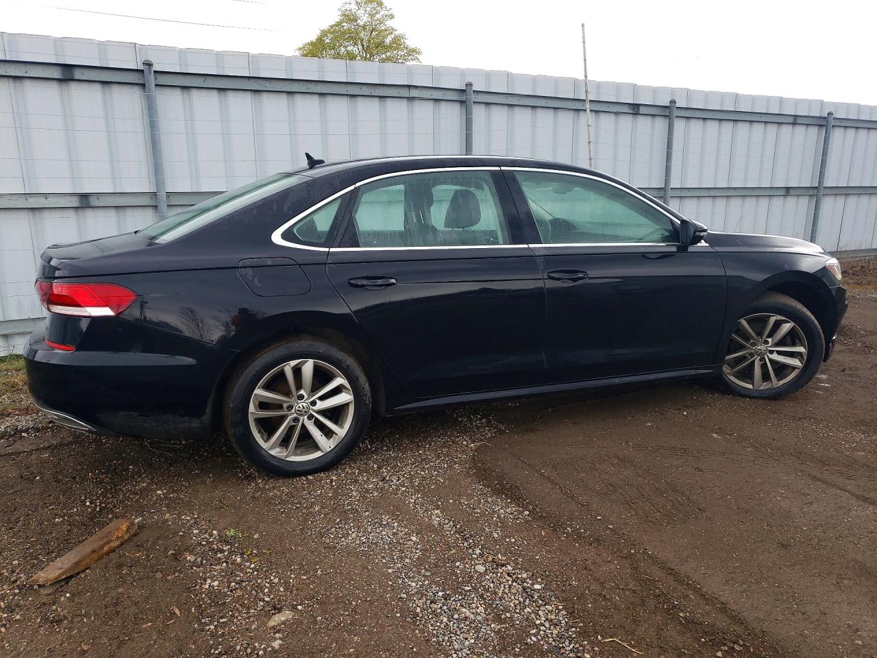 2021 Volkswagen Passat VIN 1VWBA7A3XMC002900 photo 3