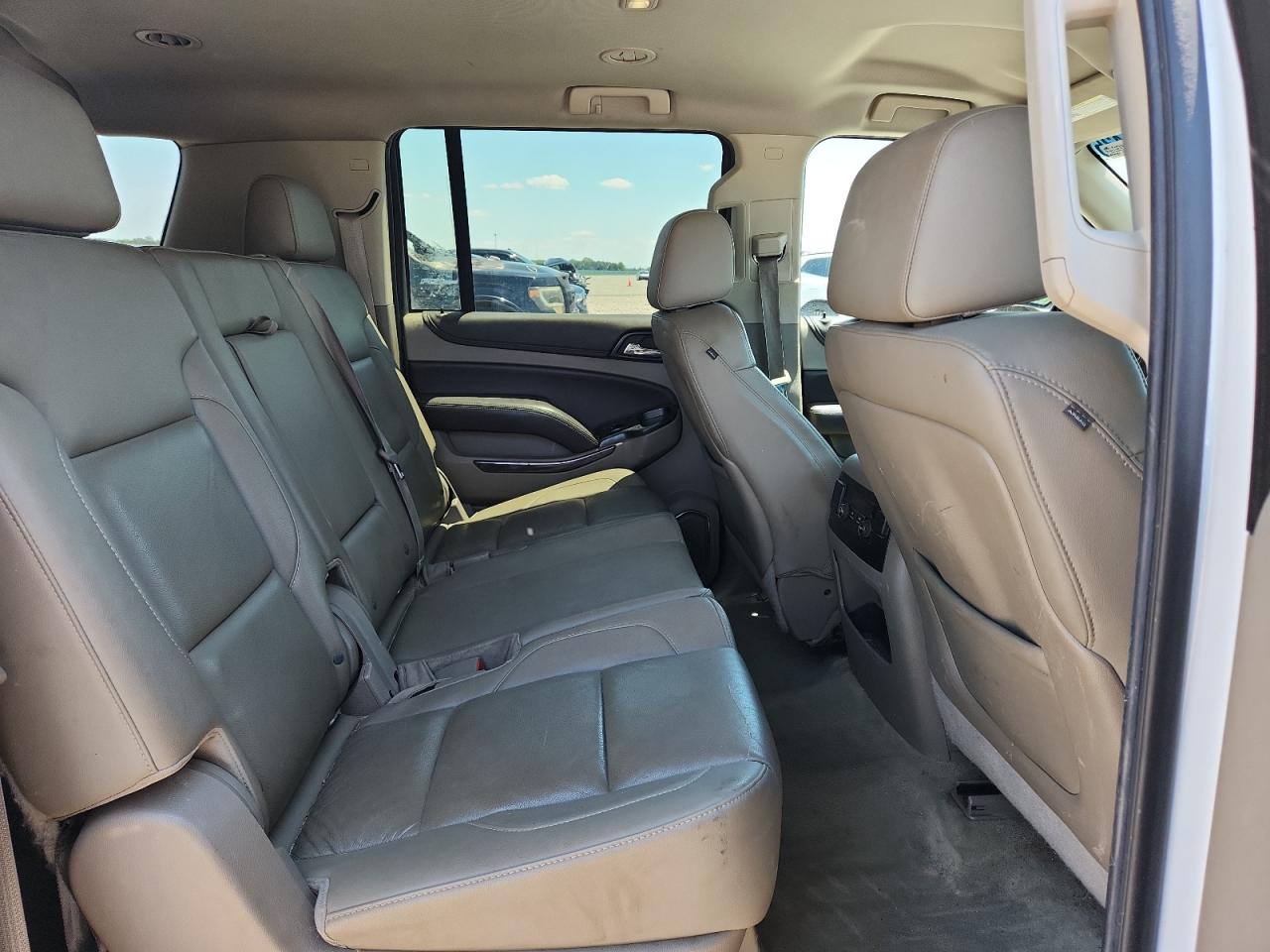 2015 Chevrolet Suburban VIN 1GNSCJKC8FR542679 photo 11