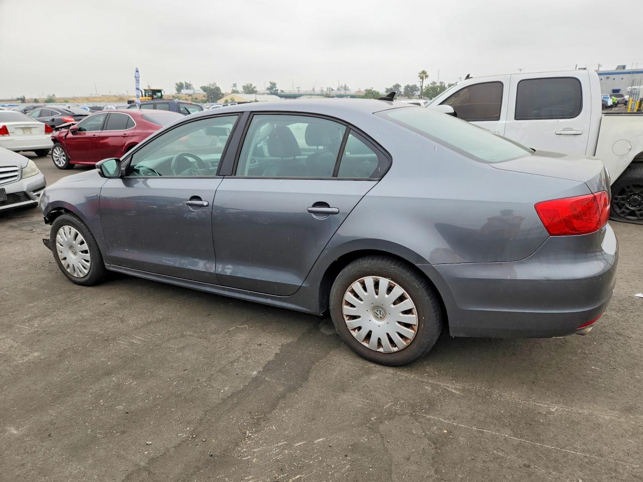 2011 Volkswagen Jetta VIN 3VWDZ7AJ1BM394595 photo 2