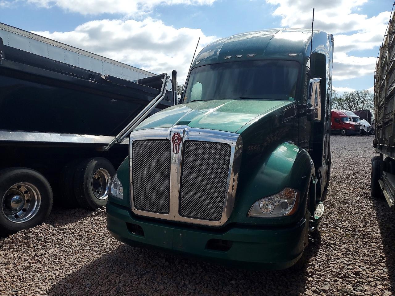 2016 KENWORTH All other VIN 1XKYDP9X4GJ100983 photo 2