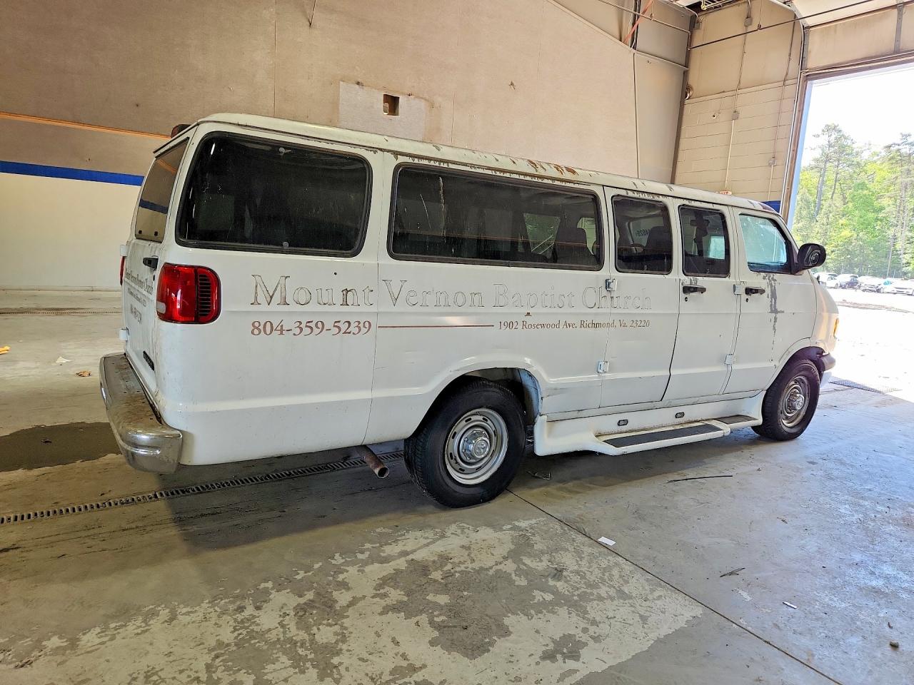 1999 Dodge B series VIN 2B6KB31Z6XK524395 photo 3