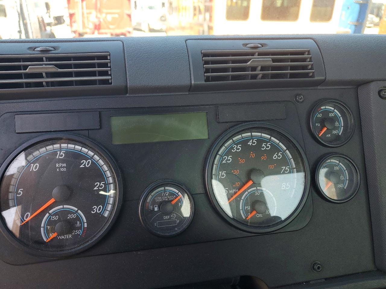 2020 FREIGHTLINER All other VIN 3AKJGBDV7LDMC7953 photo 8