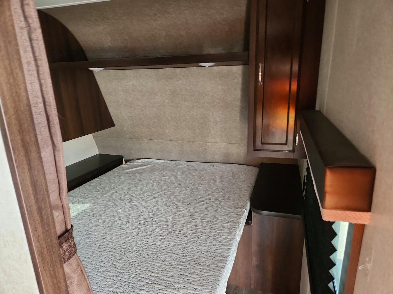 2018 JAYCO All models VIN 1UJBJ0BT6J17T0438 photo 5