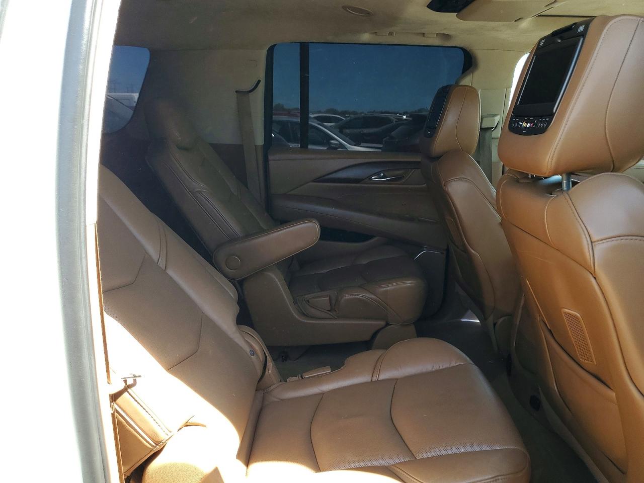 2016 Cadillac Escalade VIN 1GYS4KKJ5GR300566 photo 10