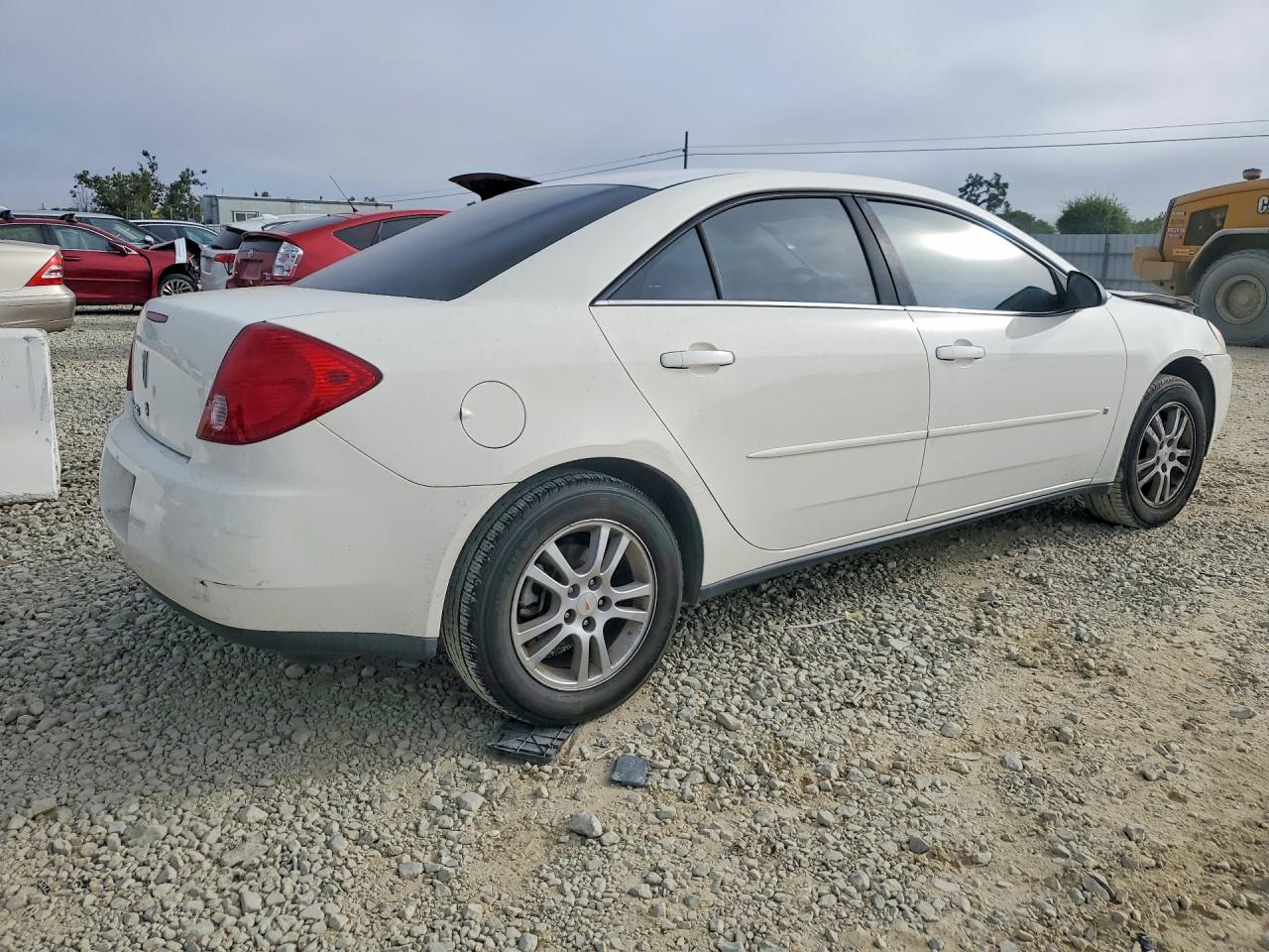 2006 Pontiac G6 VIN 1G2ZF55BX64188108 photo 3