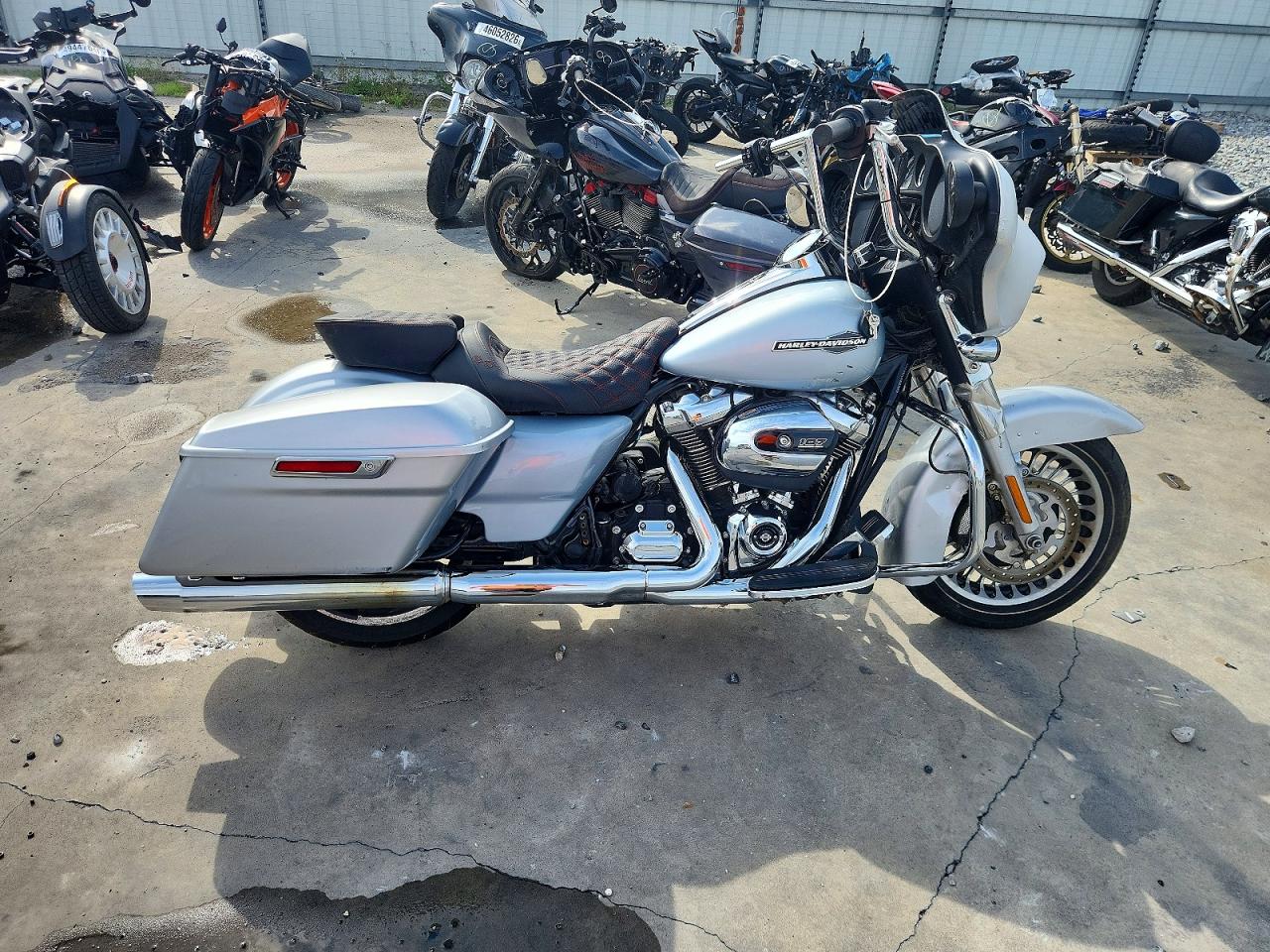 2023 HARLEY Fl VIN 1HD1KBC11PB607357 photo 1