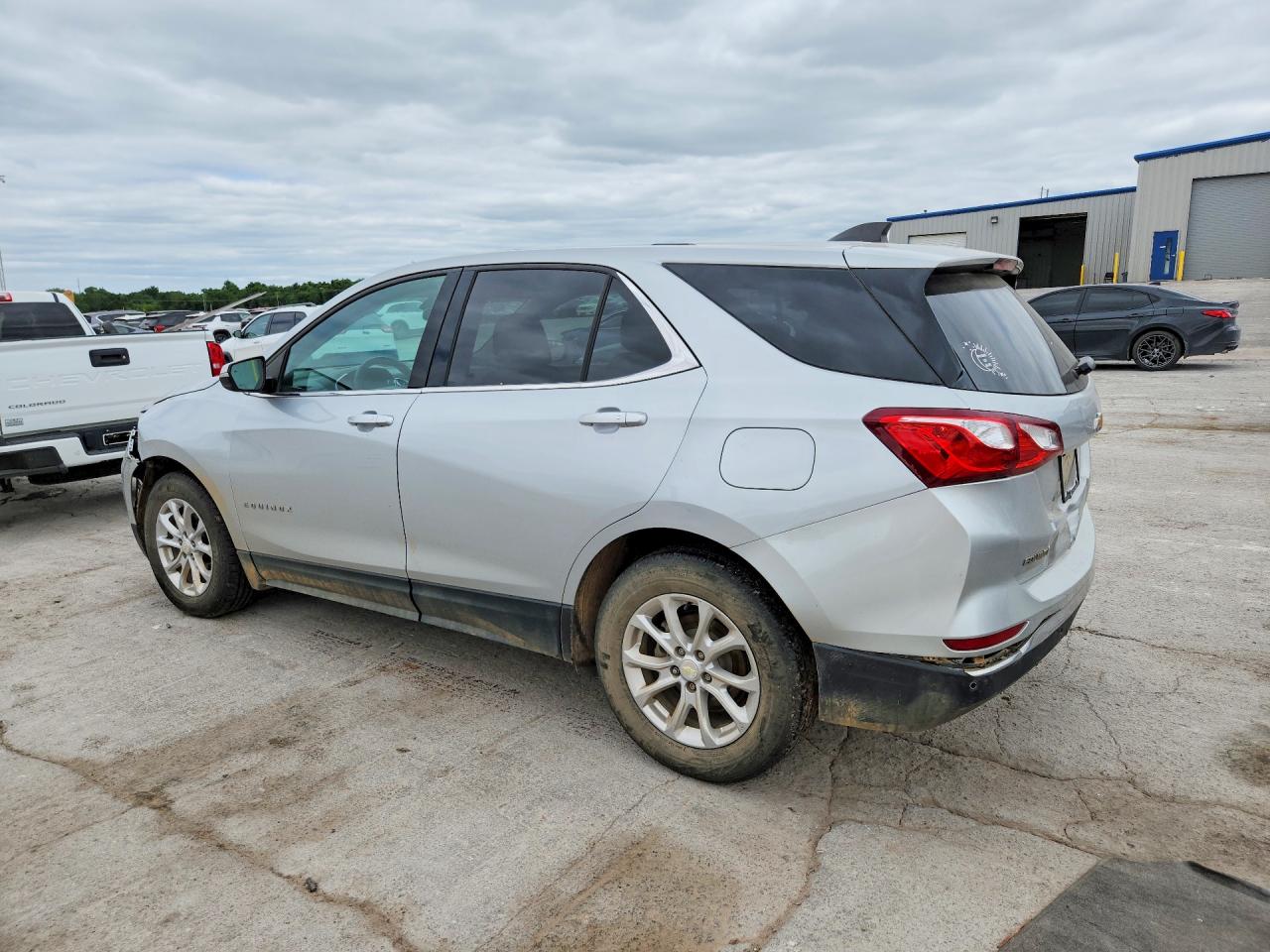 2019 CHEV Equinox VIN 3GNAXKEV7KL167923 photo 2
