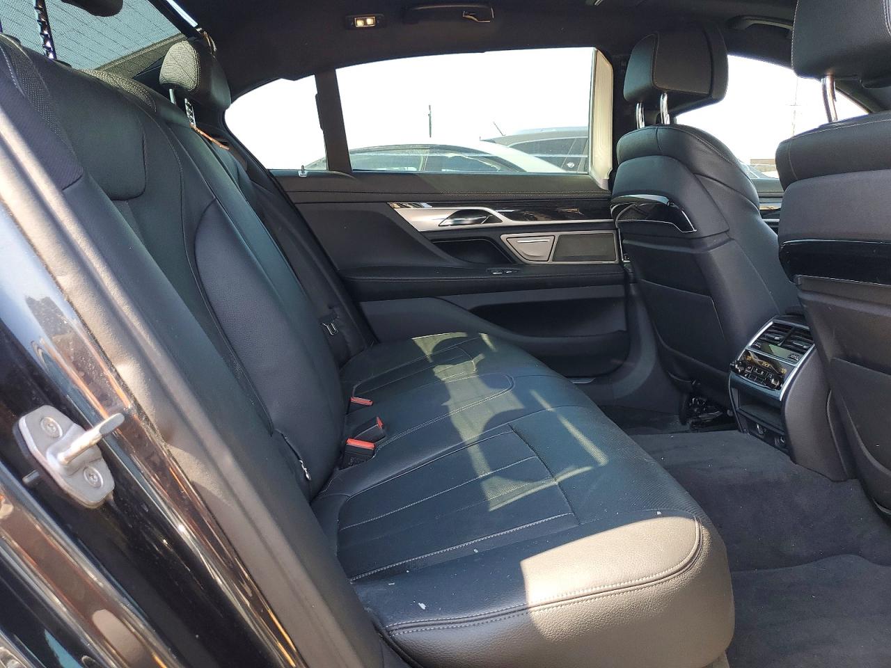 2019 BMW 7 series VIN WBA7E4C51KGV28667 photo 10