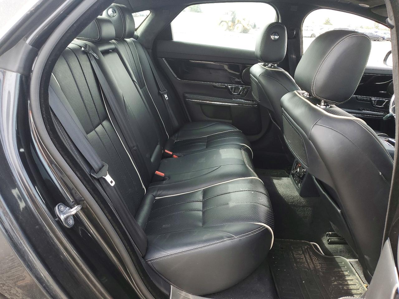 2015 Jaguar Xj VIN SAJXJ1CDXF8V79042 photo 10