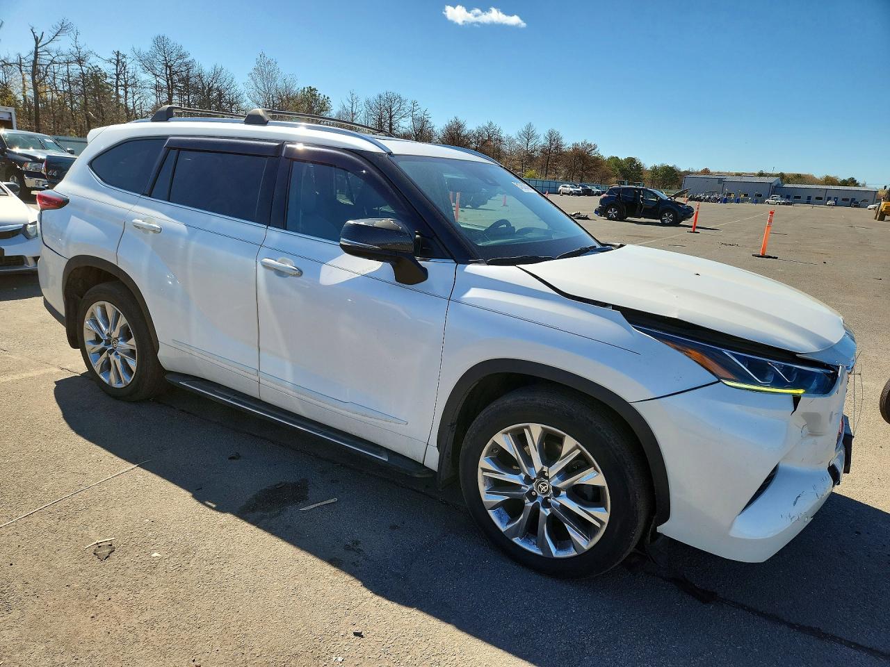 2020 Toyota Highlander VIN 5TDDZRBH1LS033542 photo 4