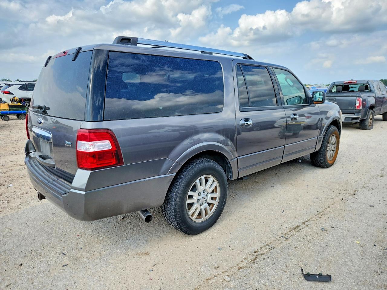 2014 Ford Expedition VIN 1FMJK1K54EEF63877 photo 3