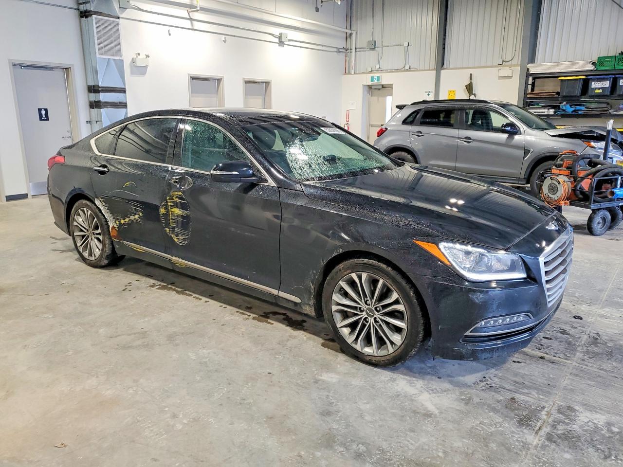 2016 Hyundai Genesis VIN KMHGN4JE9GU160040 photo 4