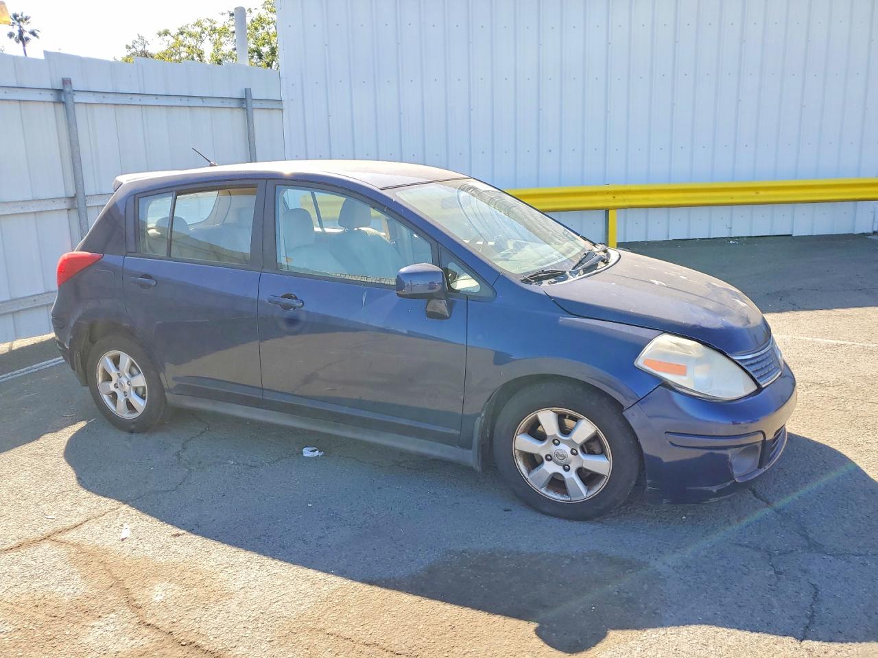 2008 Nissan Versa VIN 3N1BC13E18L388757 photo 4