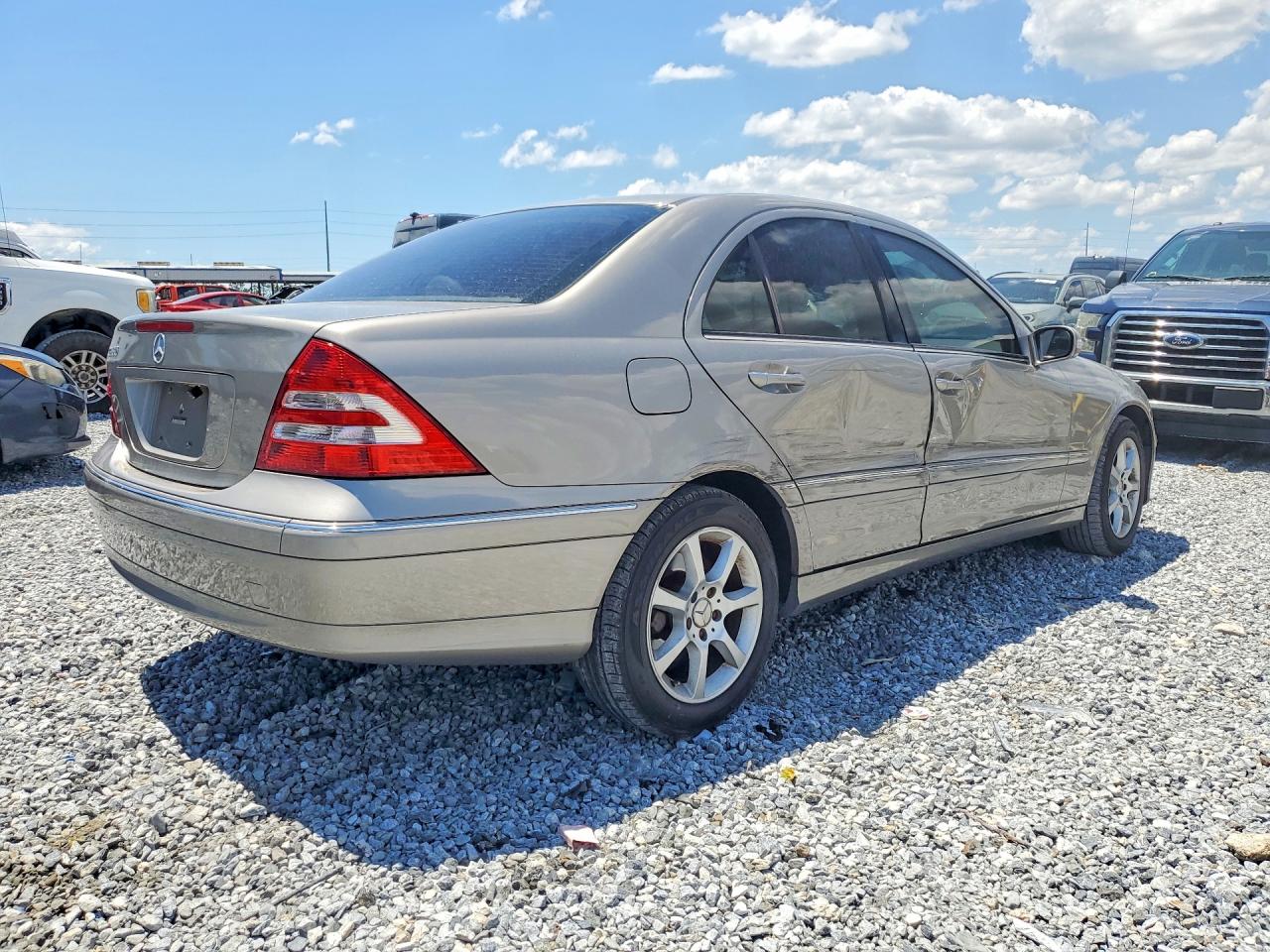 2007 MERZ C-class VIN WDBRF54H97F882259 photo 3
