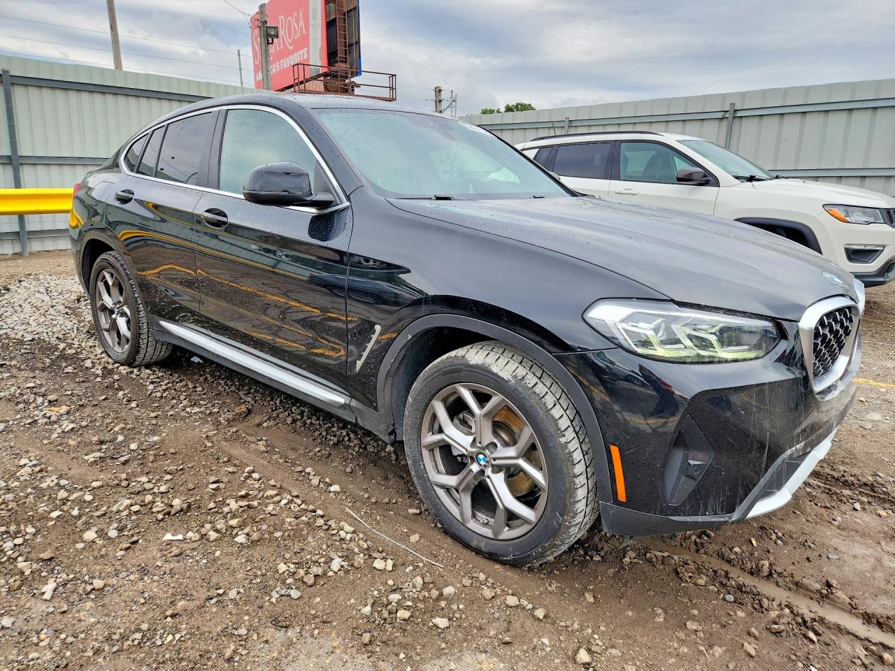 2022 BMW X4 VIN 5UX33DT05N9L24604 photo 4