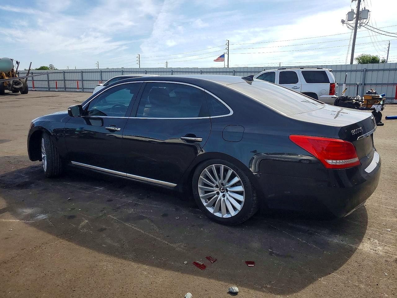 2015 Hyundai Equus VIN KMHGH4JH3FU098862 photo 2