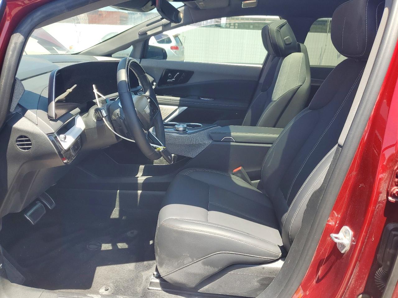 2025 Cadillac Optiq luxu VIN 3GYK3BMRXSS267902 photo 7