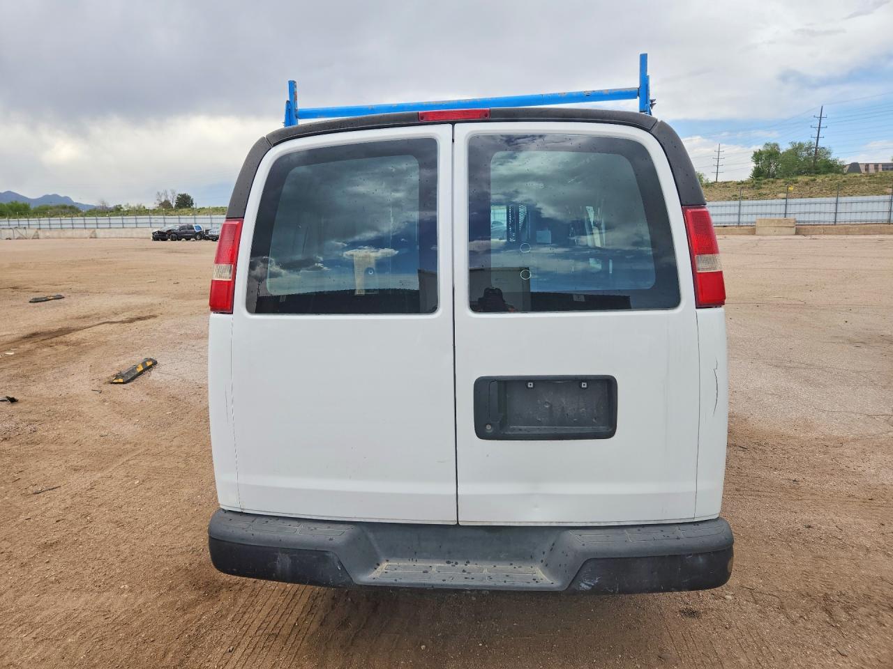 2011 GMC Savana VIN 1GTW7FCG6B1100375 photo 6