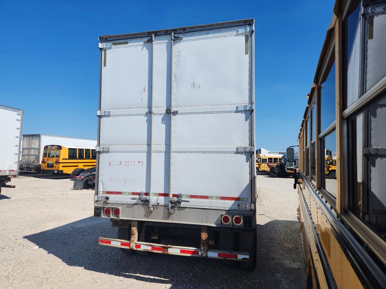 2010 UTILITY All models VIN 1UYVS2536AM935517 photo 4