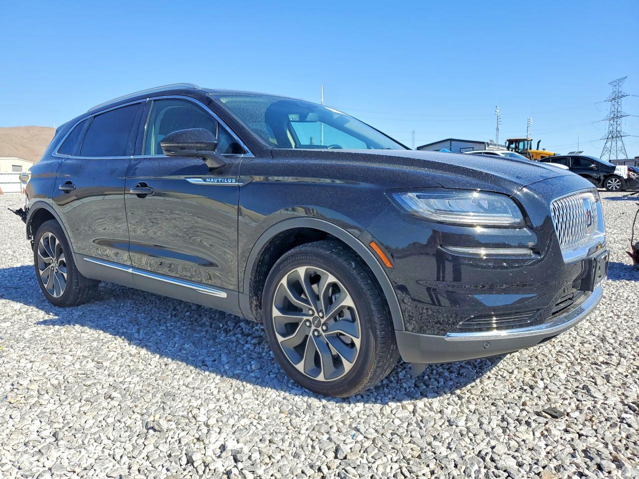2023 Lincoln Nautilus VIN 2LMPJ8KP3PBL18739 photo 4