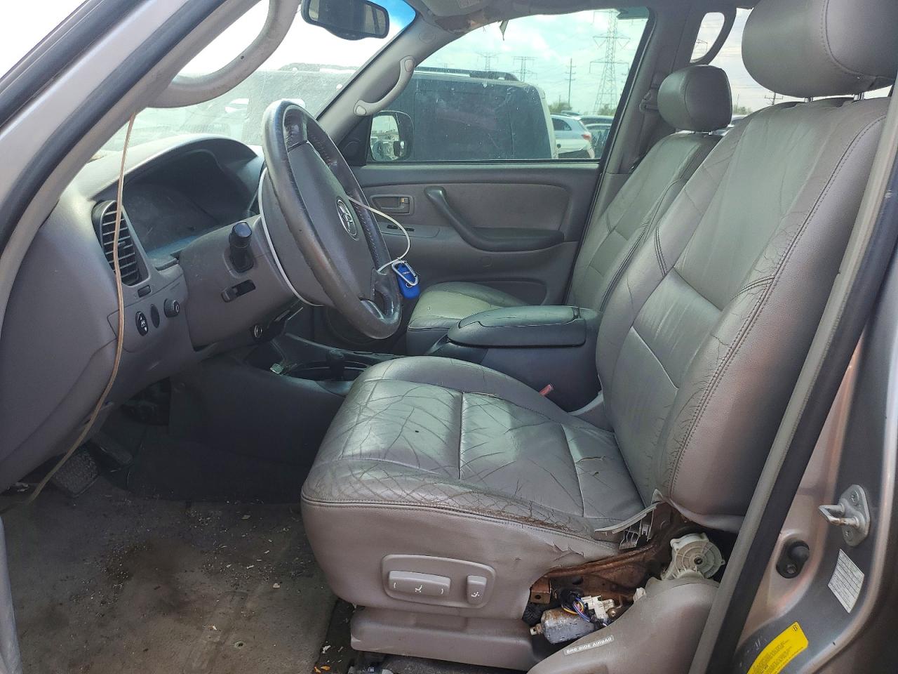2003 Toyota Sequoia VIN 5TDBT44A73S196692 photo 7