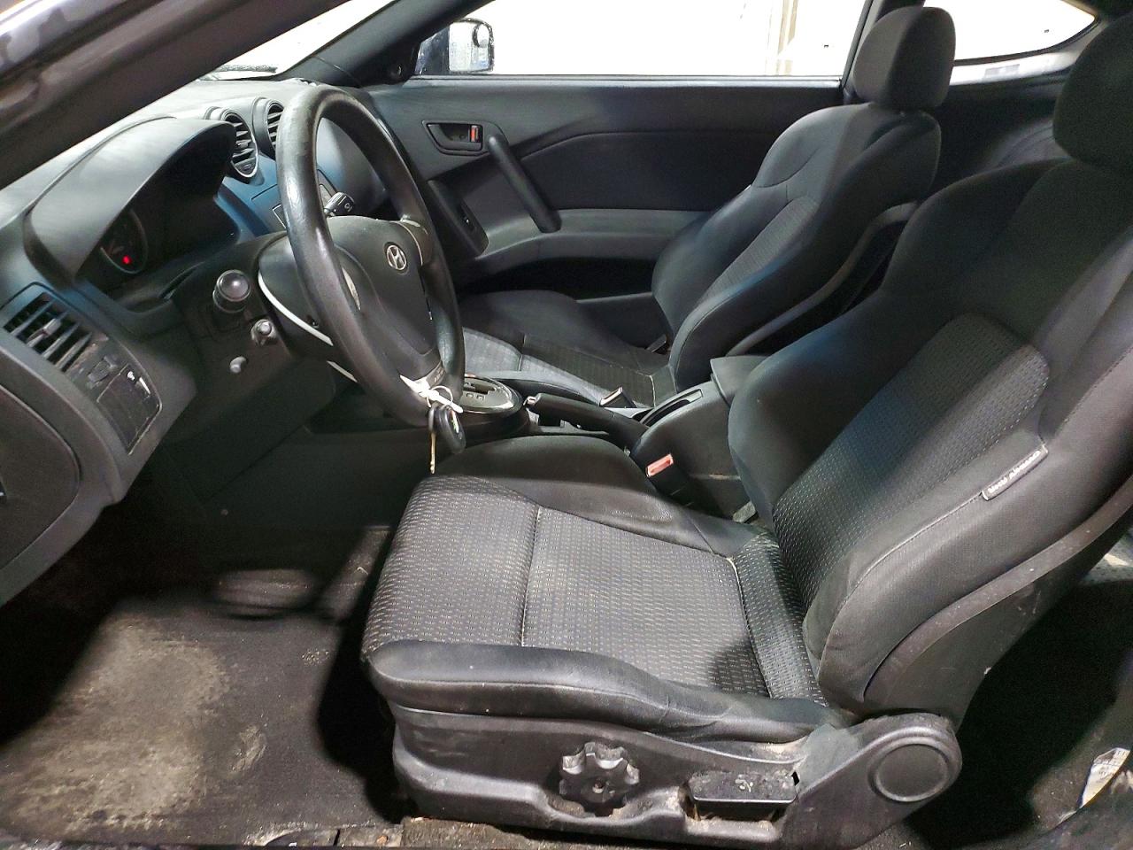 2008 HYUNDAI Tiburon VIN KMHHM66D68U293276 photo 7