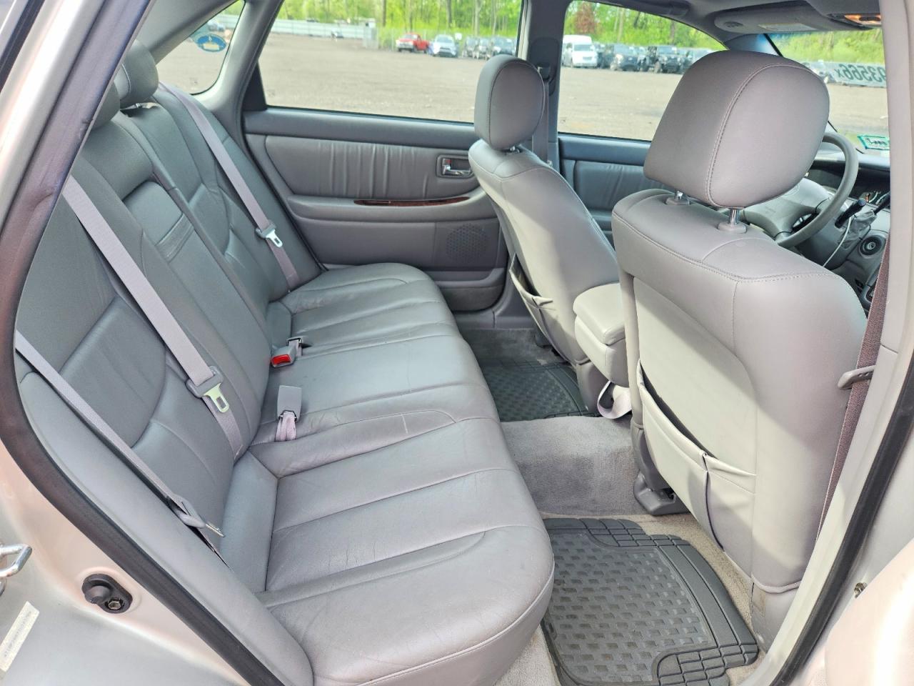 2001 Toyota Avalon VIN 4T1BF28B31U181786 photo 10