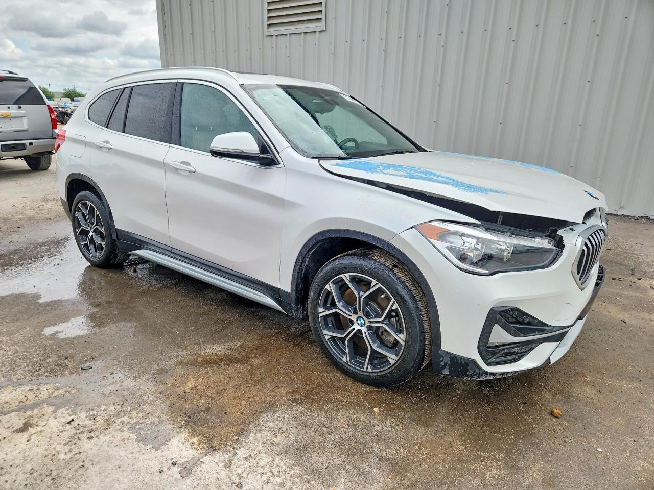 2020 BMW X1 VIN WBXJG7C01L5R93829 photo 4
