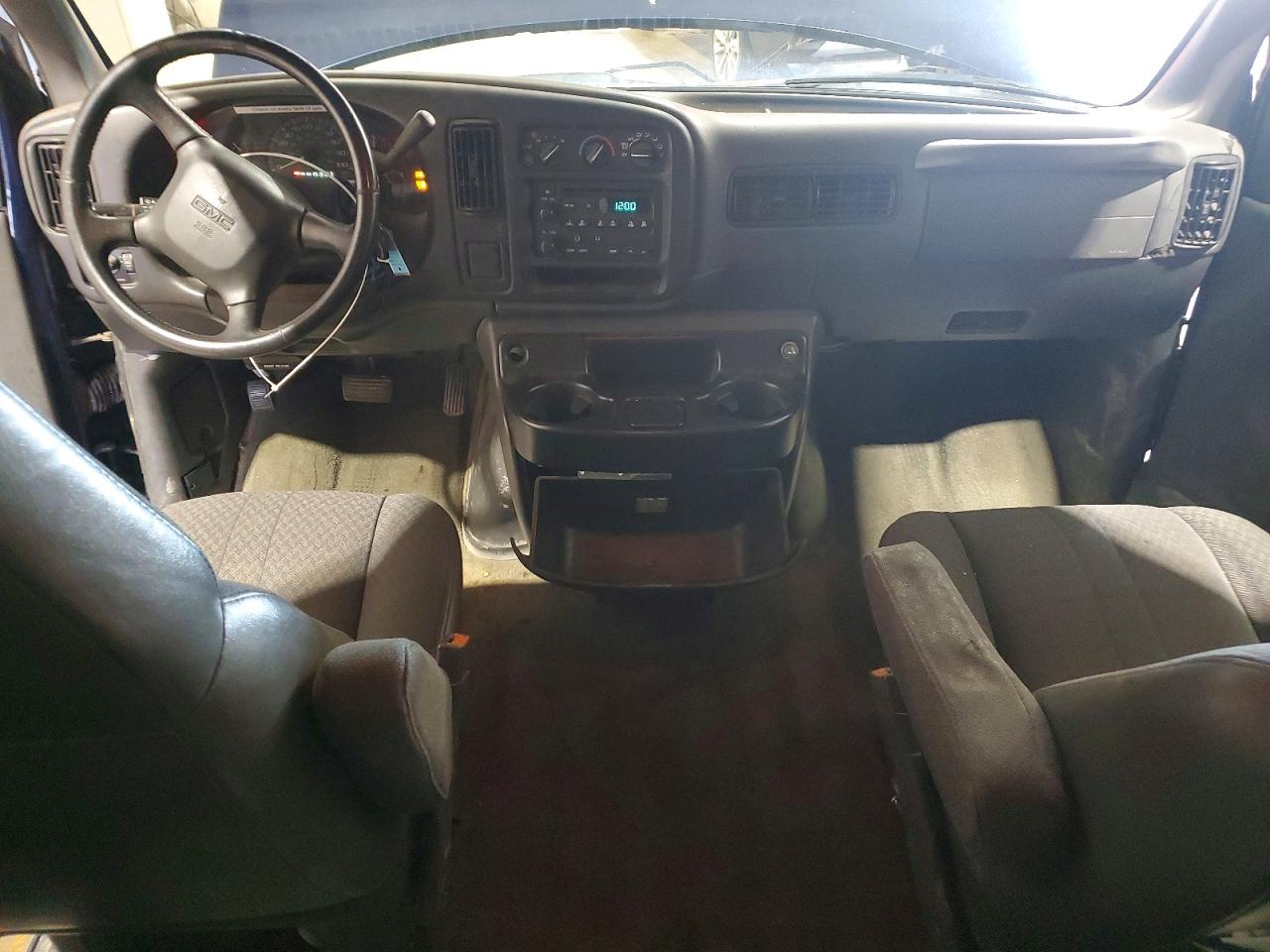 2002 GMC Savana VIN 1GJHG39R321136954 photo 8