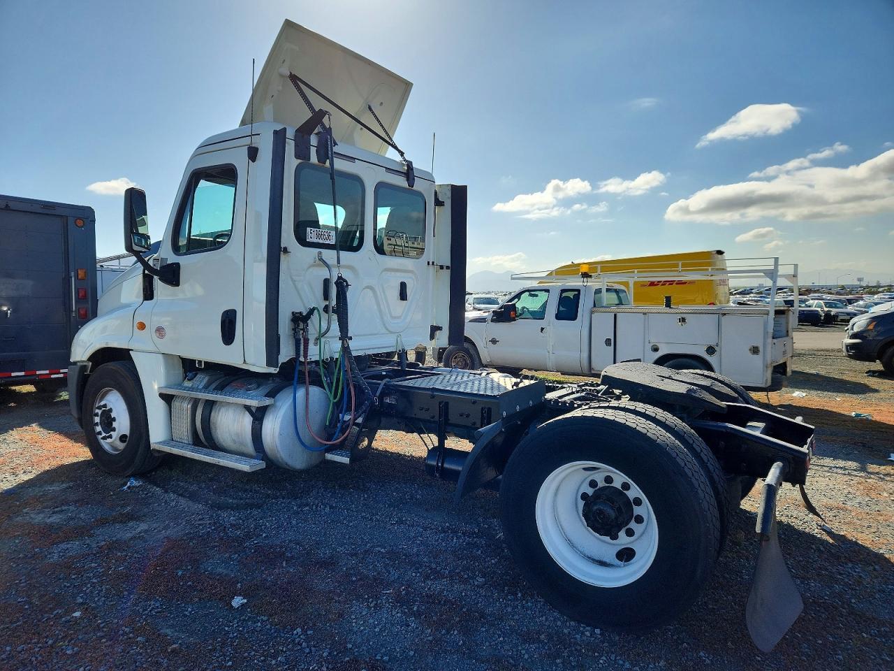 2018 FREIGHTLINER All other VIN 3AKBGDDV6JSJW6330 photo 3