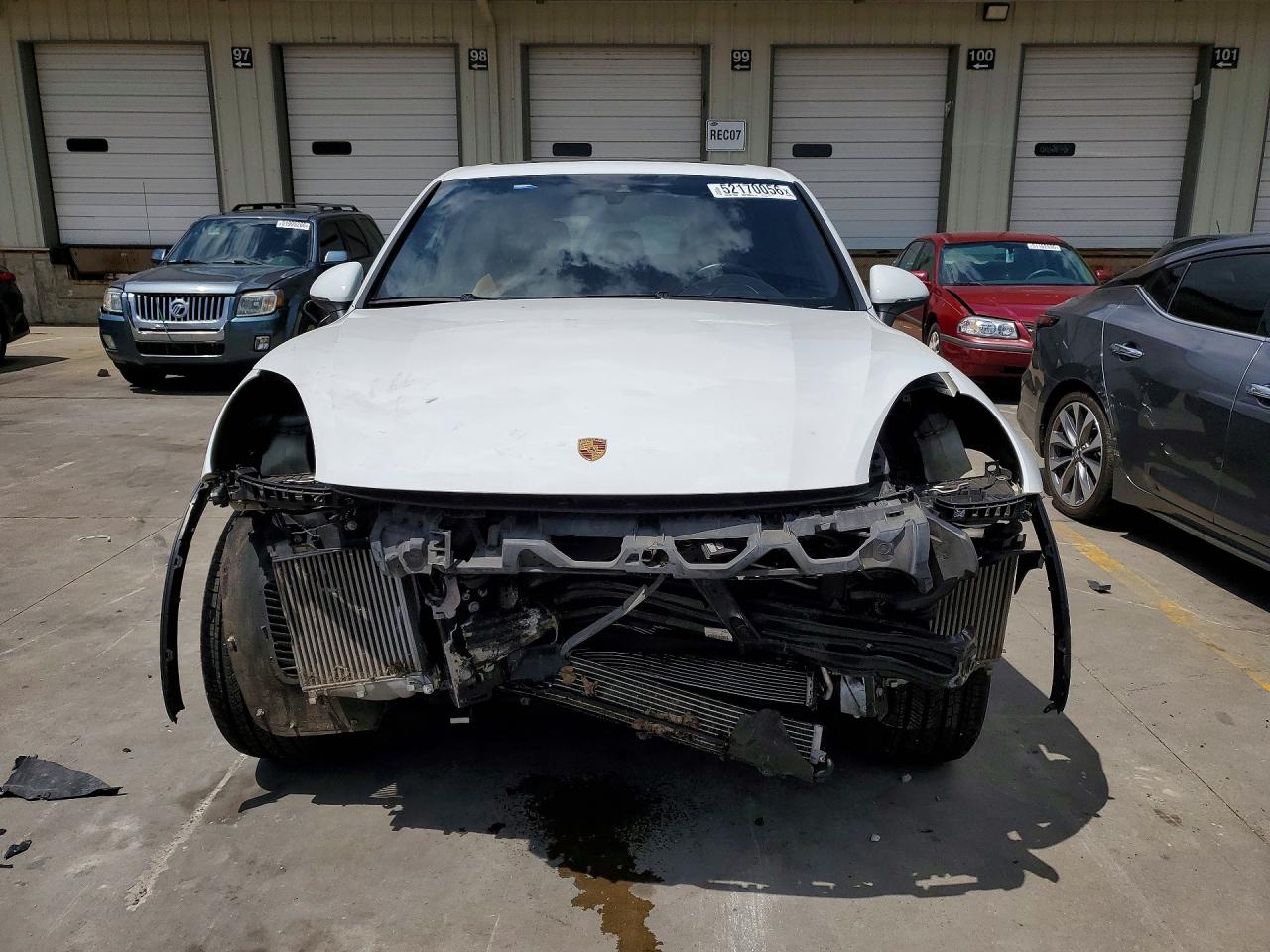 2018 Porsche Cayenne VIN WP1AB2A23JLA60847 photo 5