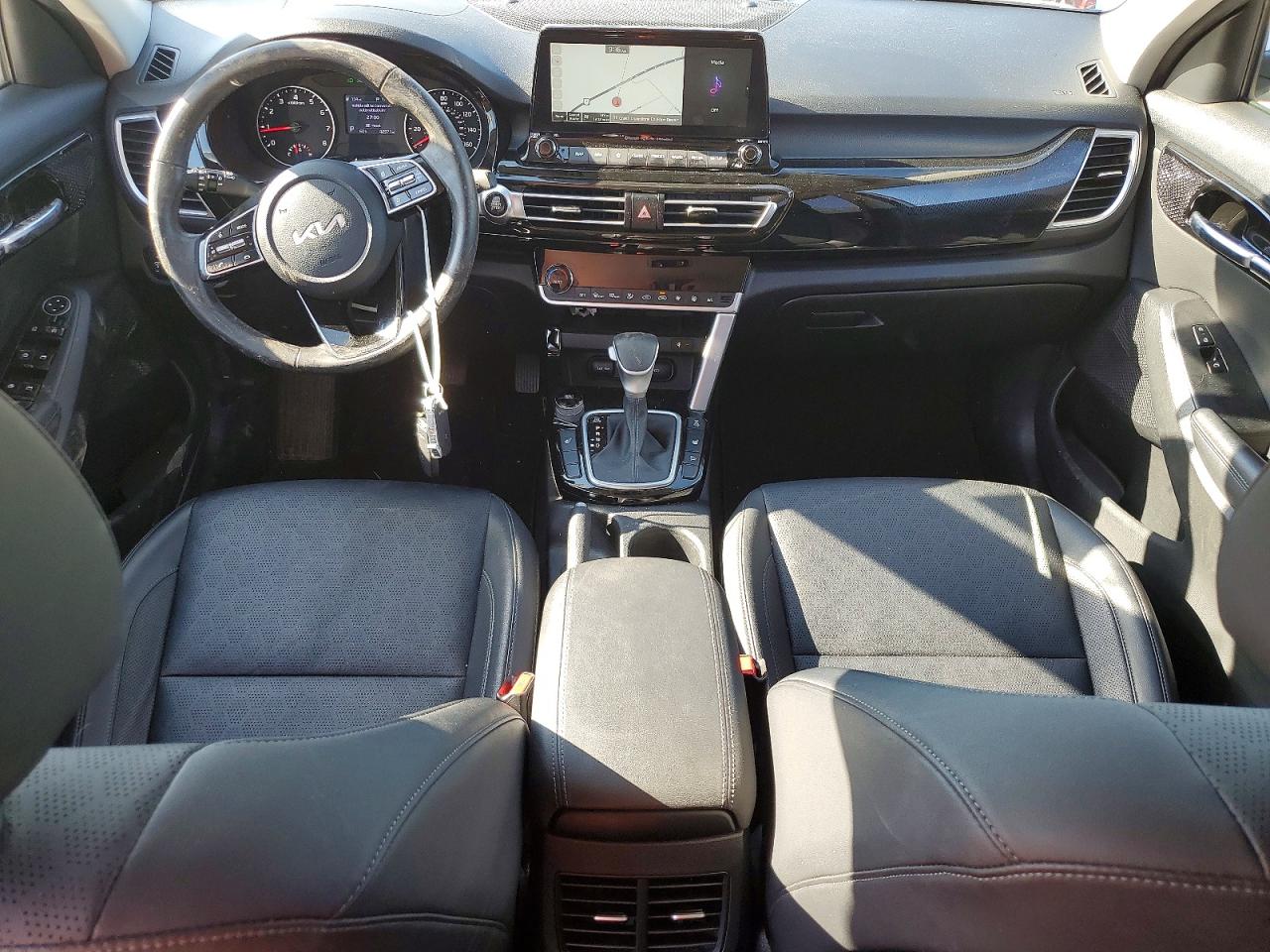 2022 KIA Seltos VIN KNDERCAA3N7344960 photo 8