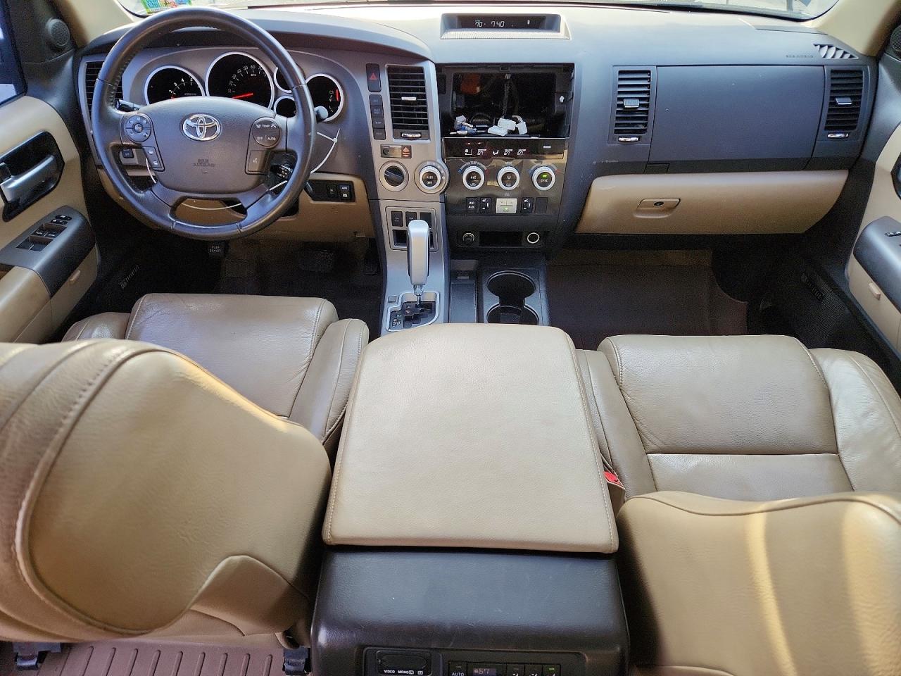 2010 Toyota Sequoia VIN 5TDJY5G14AS034434 photo 8