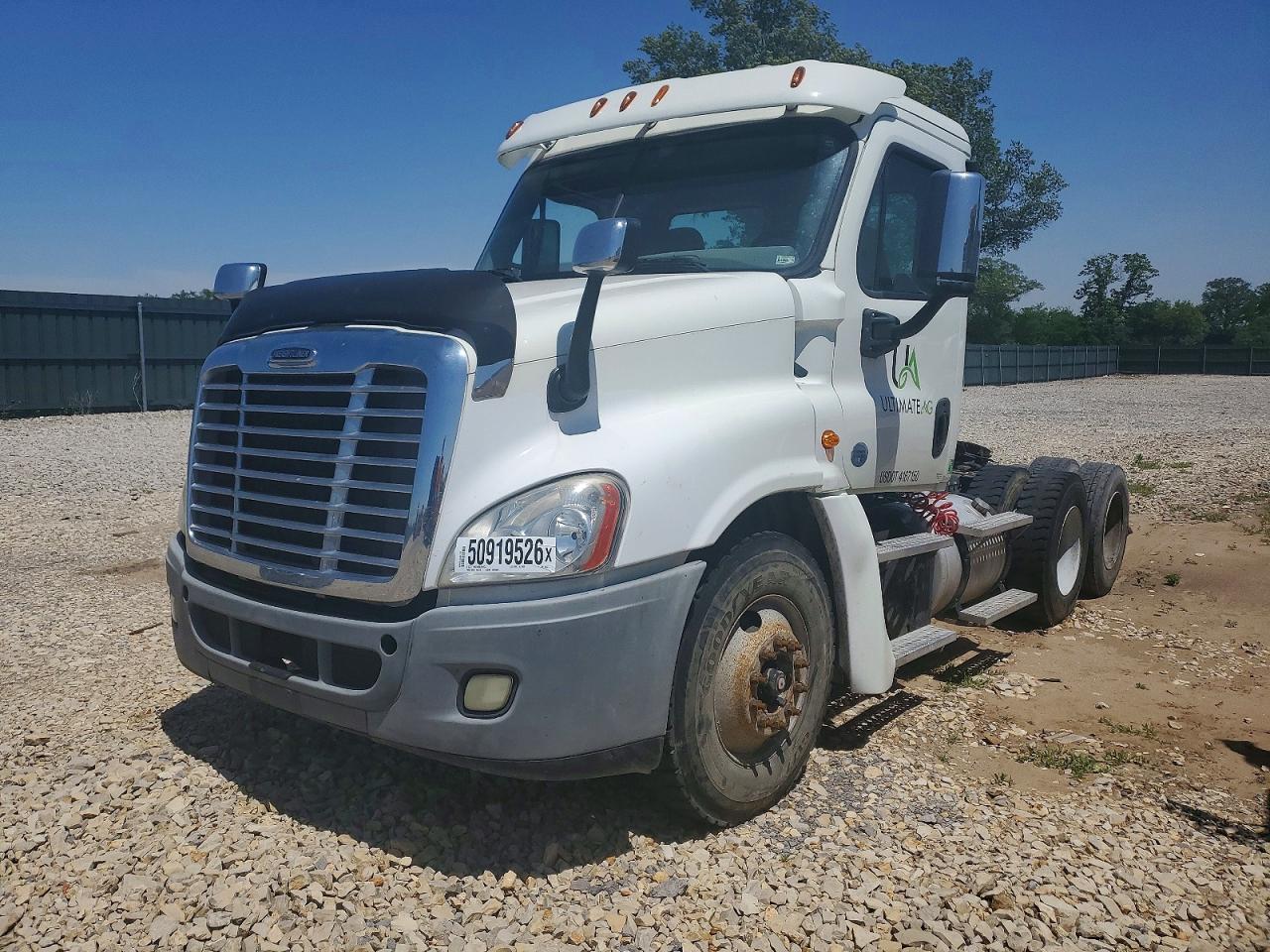 2015 FREIGHTLINER All other VIN 3AKJGEBG7FSGB4277 photo 2