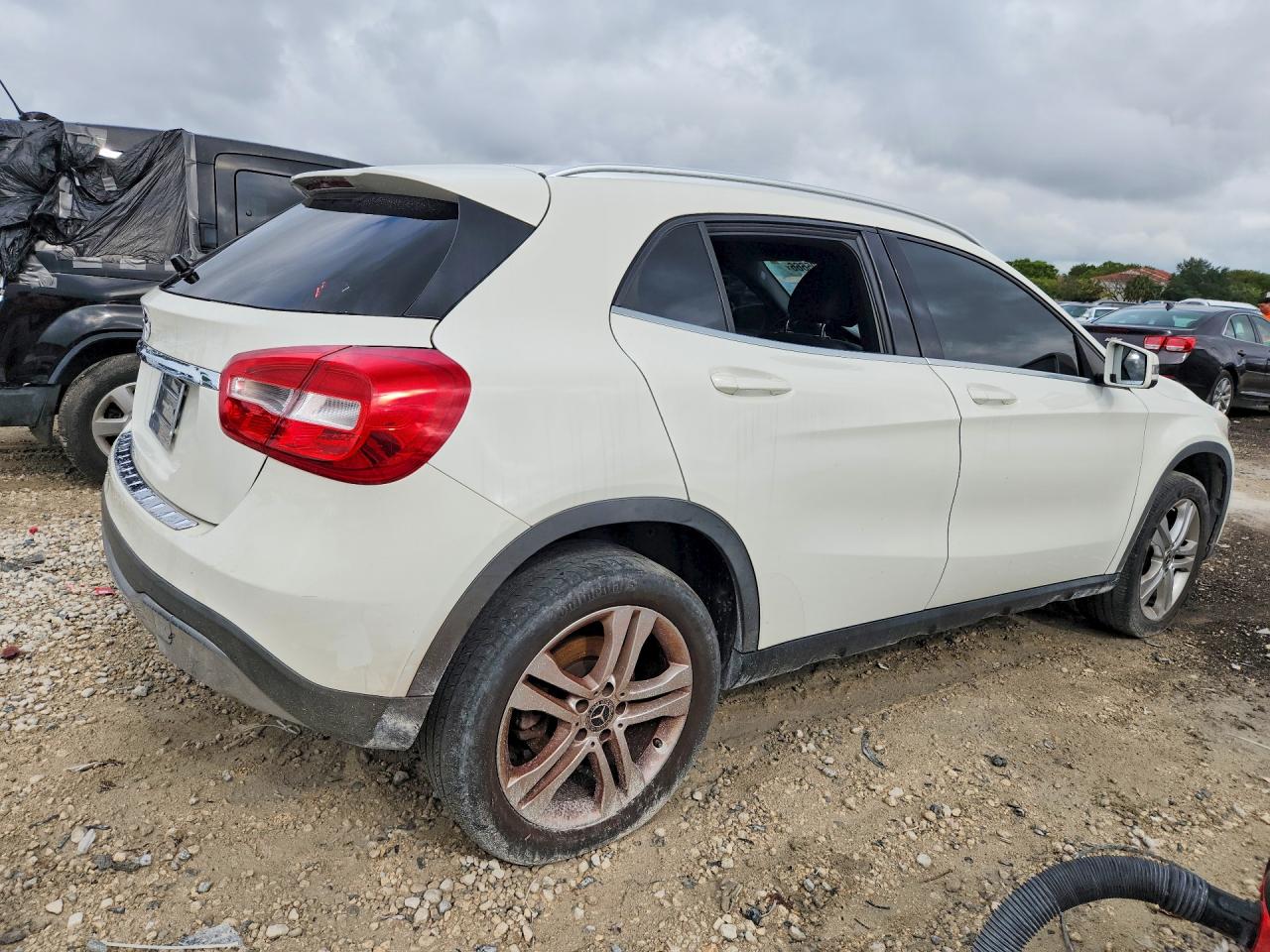 2018 Mercedes-Benz Gla-class VIN WDCTG4EB1JJ406269 photo 3