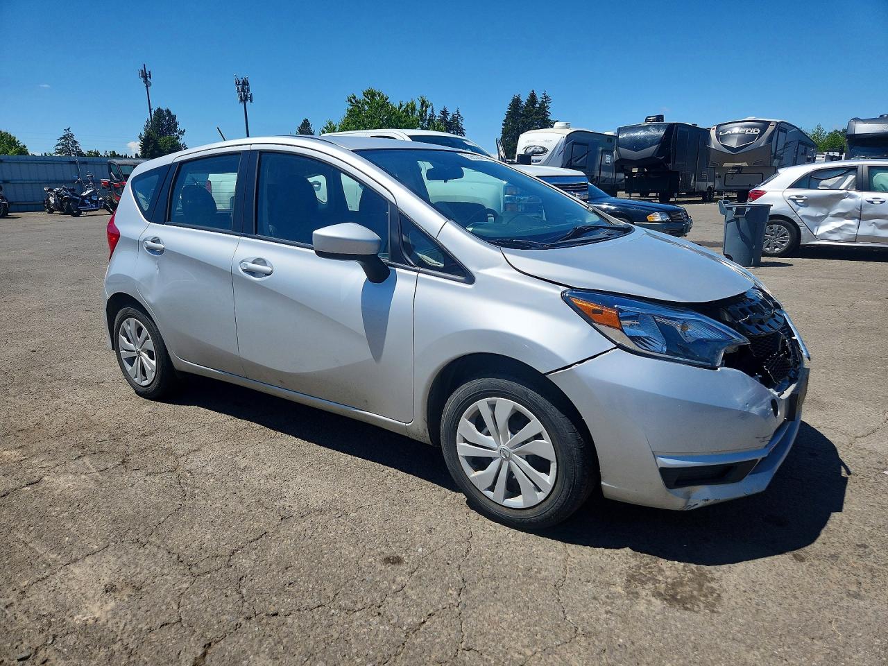 2017 NISS Versa VIN 3N1CE2CP3HL361243 photo 4