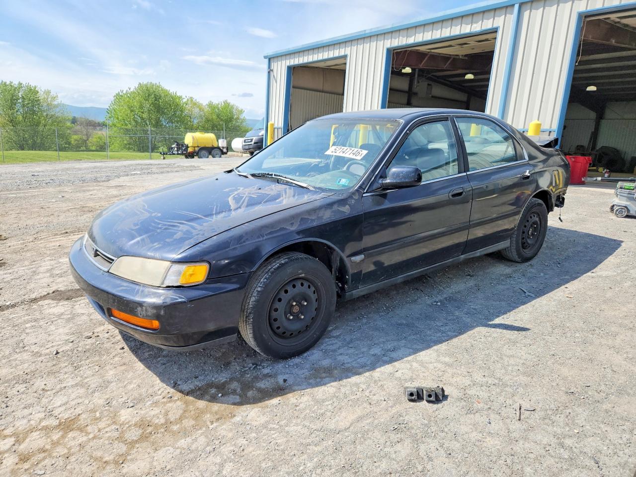 1997 Honda Accord VIN 1HGCD563XVA083522 photo 1