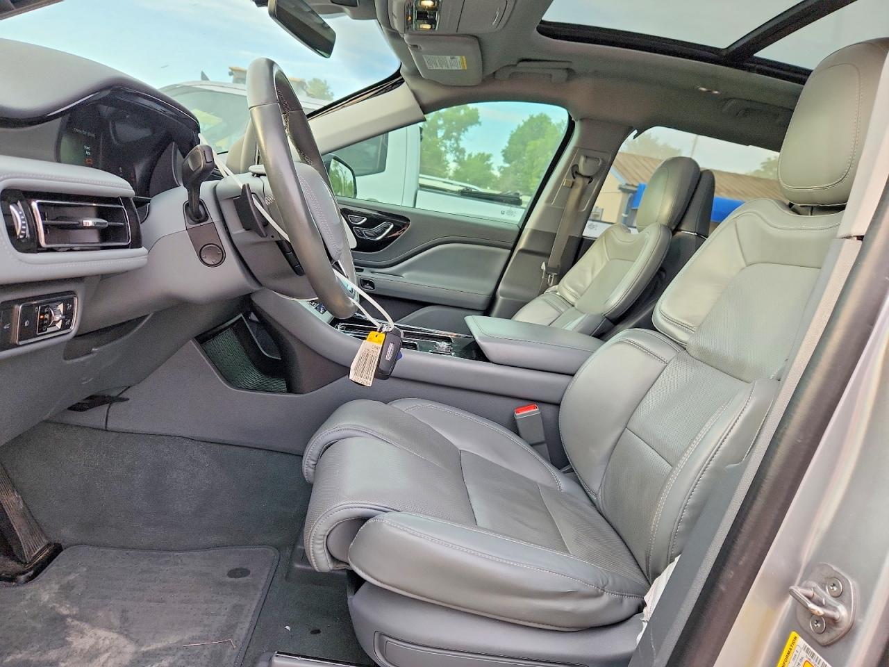 2020 Lincoln Aviator VIN 5LM5J7XC5LGL00567 photo 7