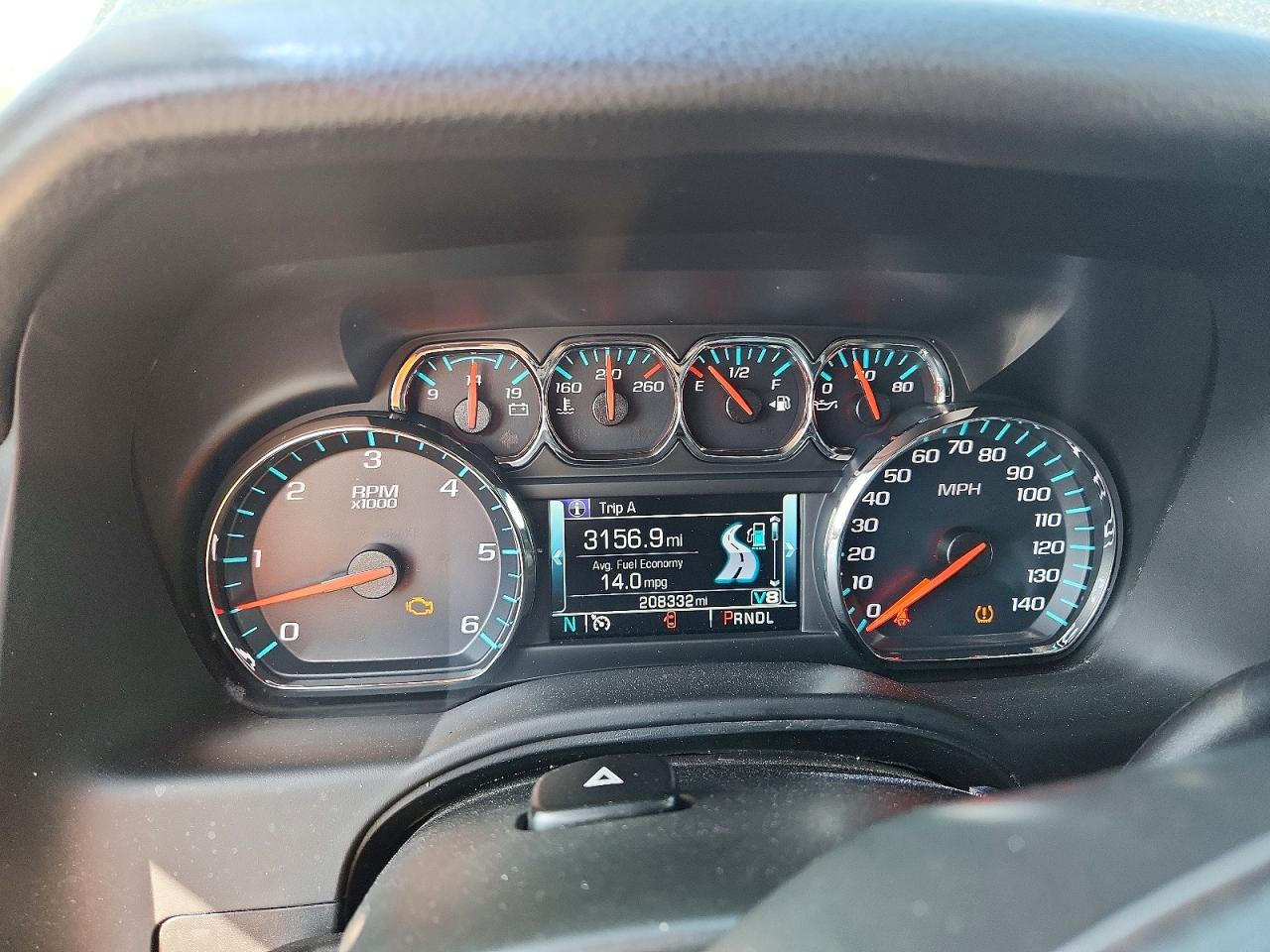 2020 Chev Suburban VIN 1GNSCHKC1LR301602 photo 9