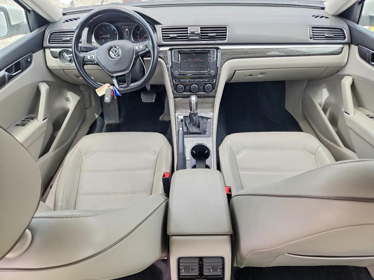 2018 Volkswagen Passat VIN 1VWBA7A39JC000518 photo 8