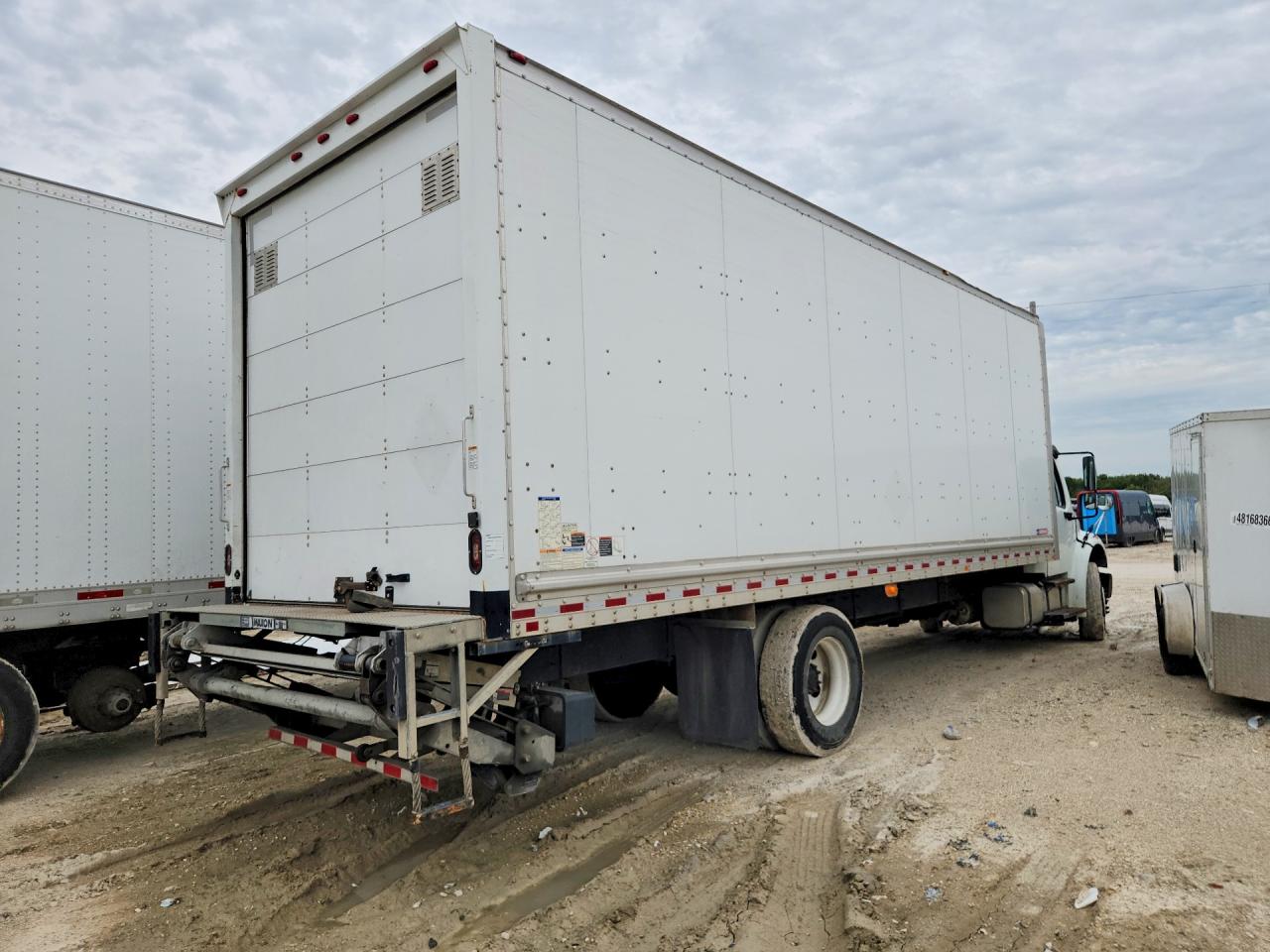 2019 FREIGHTLINER All other VIN 3ALACXFC2KDKG1954 photo 3